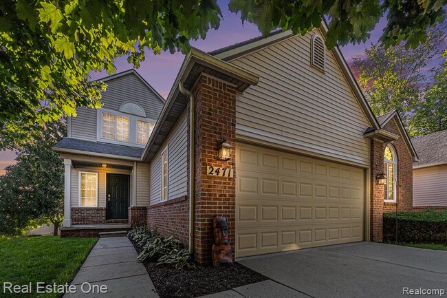 Building Photo - 2471 Woodcliff Trail