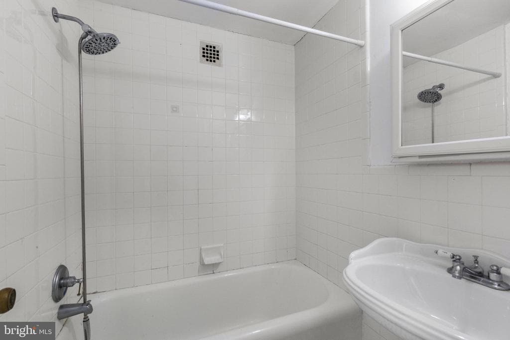 Foto principal - 1324 Locust St