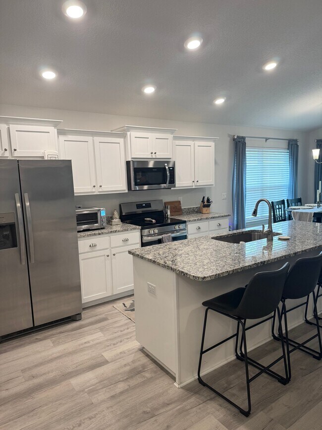 Foto del edificio - 3310 Bliss Ln