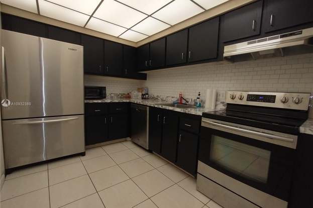 Foto del edificio - 4222 Inverrary Blvd