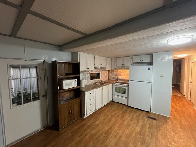 Foto del edificio - 504 Alexander Rd