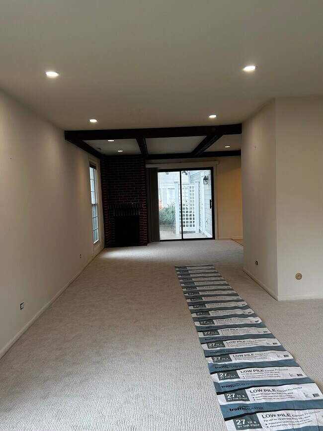 Foto del edificio - 1446 Pebblecreek Dr