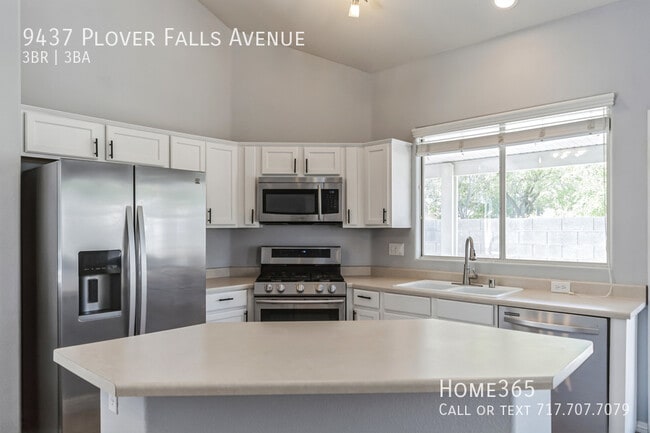 Building Photo - Magnifique 3 bed 3 bath With 2 stories Home!