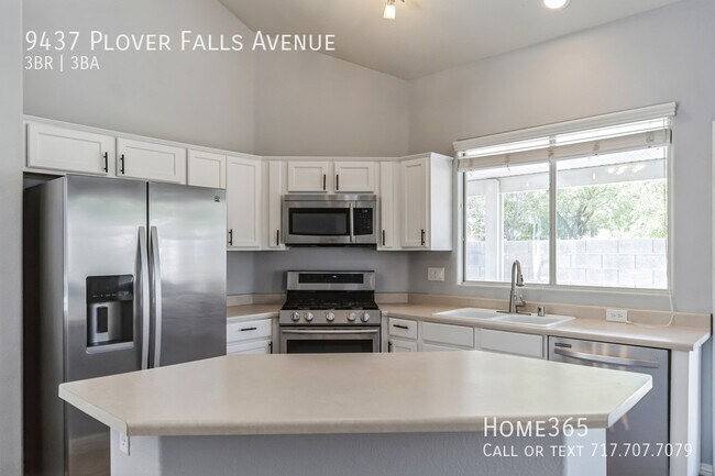 Foto del edificio - Magnifique 3 bed 3 bath With 2 stories Home!