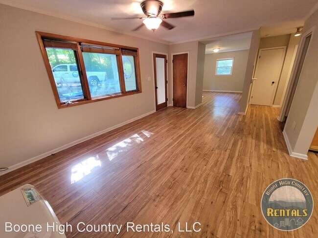 Building Photo - 3 br, 2 bath House - 301 Highland Ave