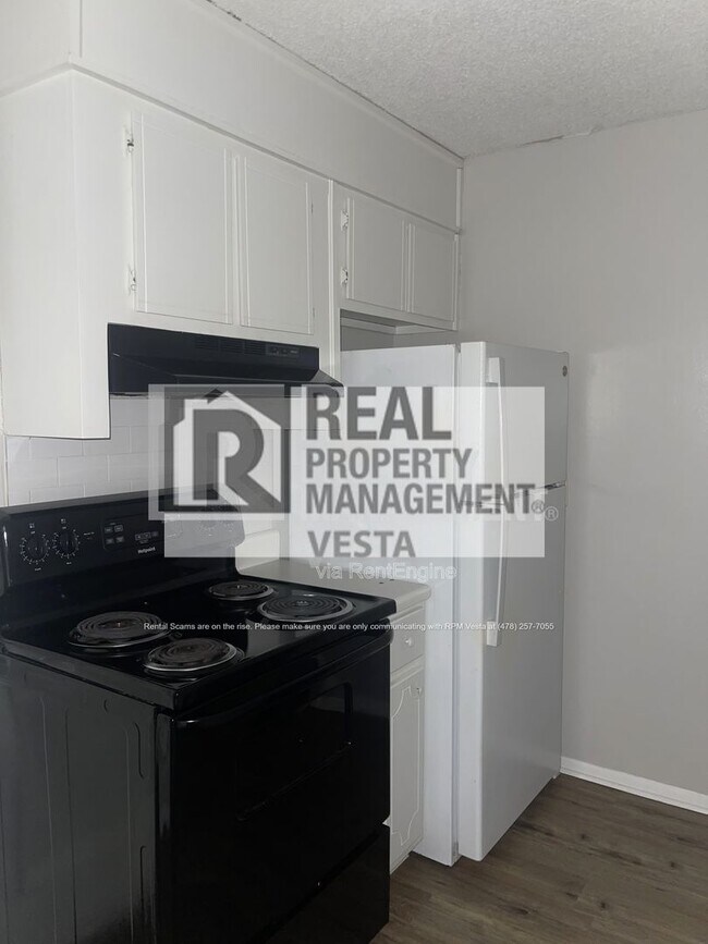 Foto del edificio - 406 Russell Pkwy