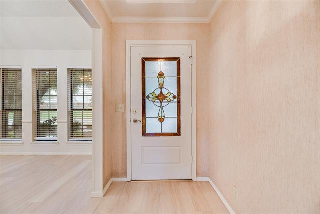 Building Photo - 2209 Winona Dr