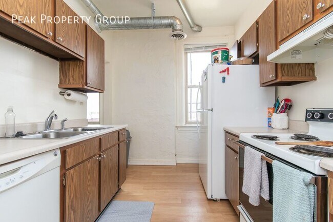 Building Photo - Generous 2 bedroom in the heart of East Wa...