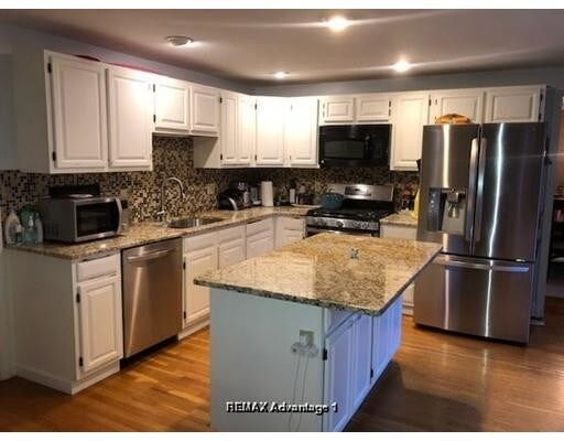 22 Flintlock Dr Shrewsbury Ma 01545 House For Rent In