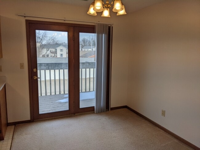 Dinning Area - 901 Christopher Ln