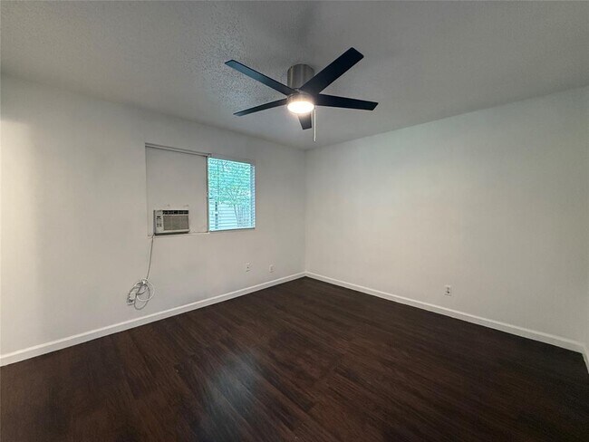 Building Photo - 6204 Dove Springs Cir