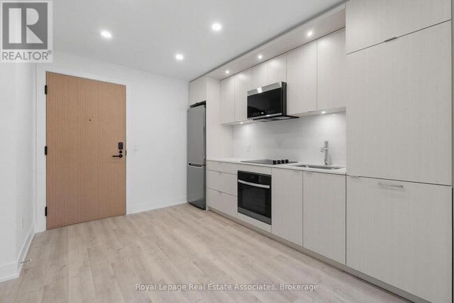 Building Photo - 25 Cordova Ave