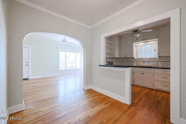 Foto del edificio - 57 W Lewis Ave