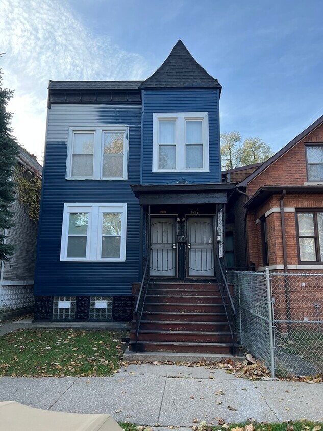 Foto principal - 7218 S Champlain Ave