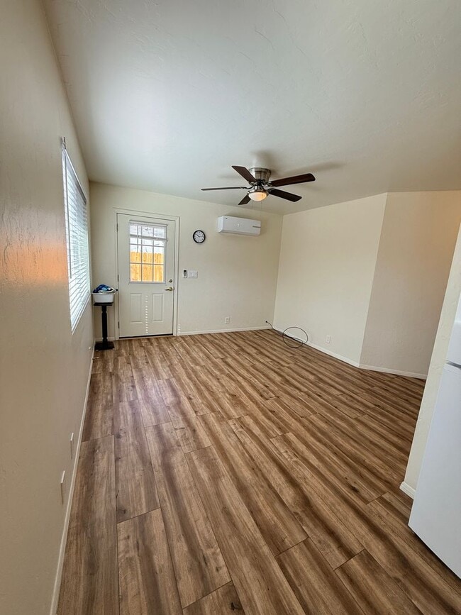 Building Photo - PM16-00412K: 4th