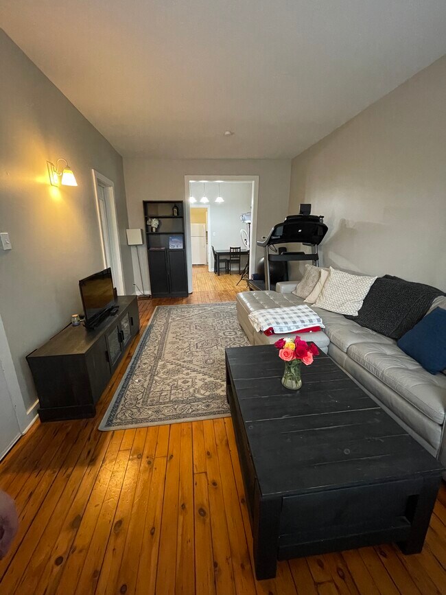 Building Photo - 2314 W Winnemac Ave