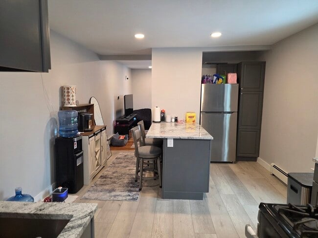 Foto del edificio - 1081 Main St