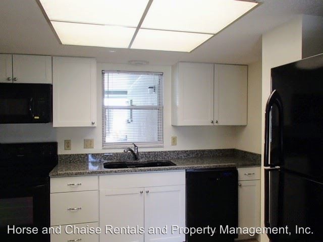 Primary Photo - 2 br, 2 bath House - 107 Base Ave E #107