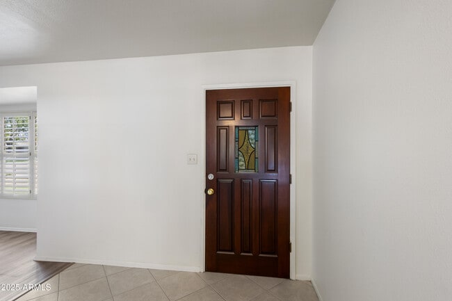 Building Photo - 5742 N 12th Pl