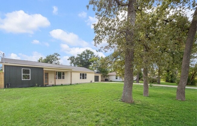 Building Photo - 3709 Brookwoods Dr