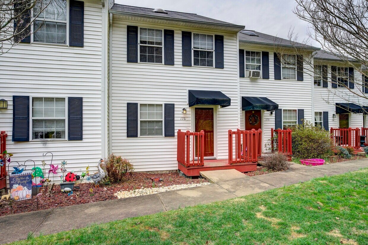 2971 Broad St Unit 176, Bristol, TN 37620 Condo for Rent in Bristol, TN