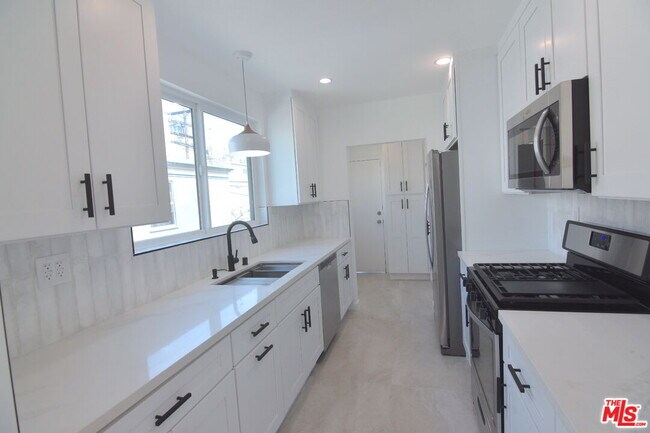 Foto del edificio - 1020 S Bedford St