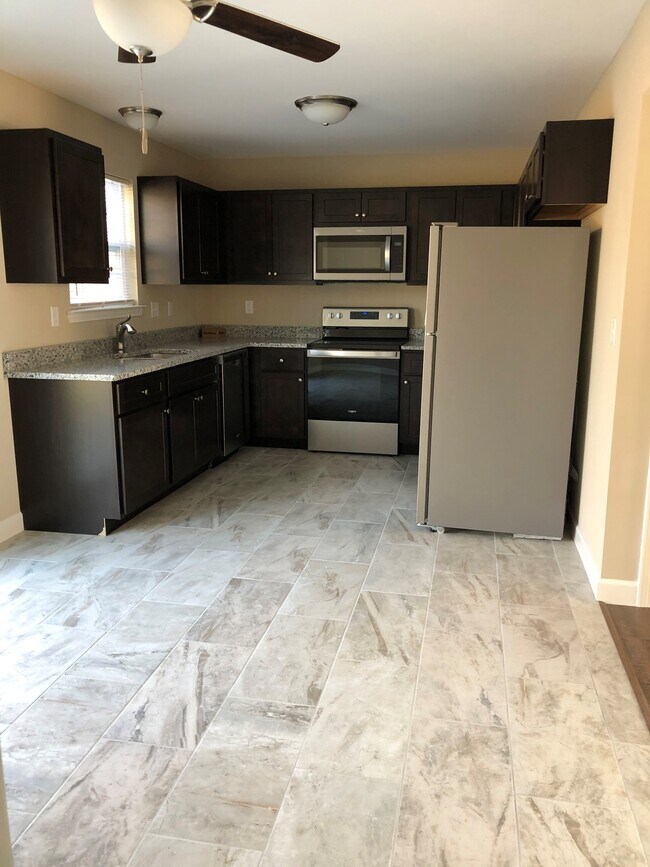 Foto del edificio - 1338 Village Circle Dr