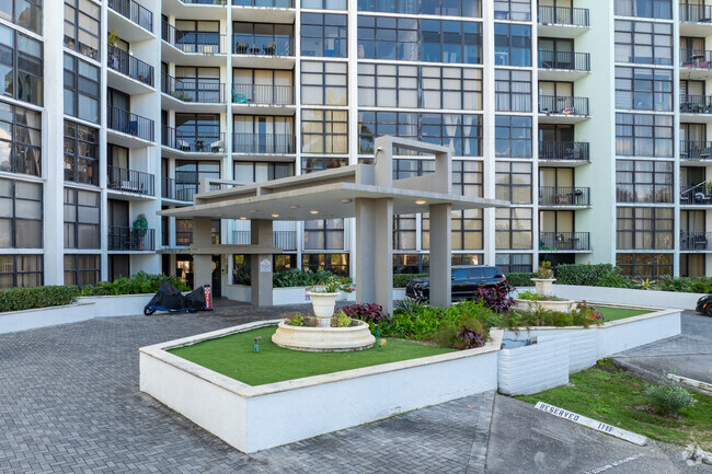 Foto del edificio - Towers Of Oceanview
