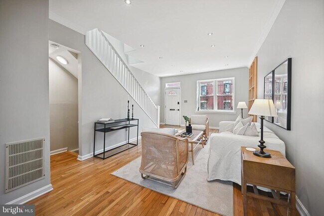 Foto del edificio - 405 Warner St NW