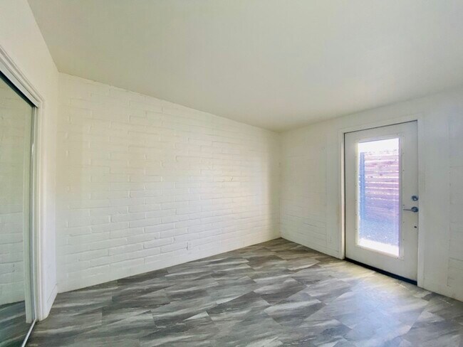 Foto del edificio - Spacious Design Meets Modern Living in thi...