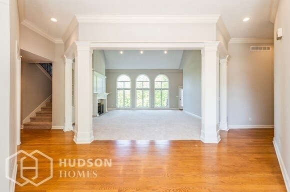 Building Photo - AVAILABLE NOW! - 4978 Willow Ridge Ct, Zio...