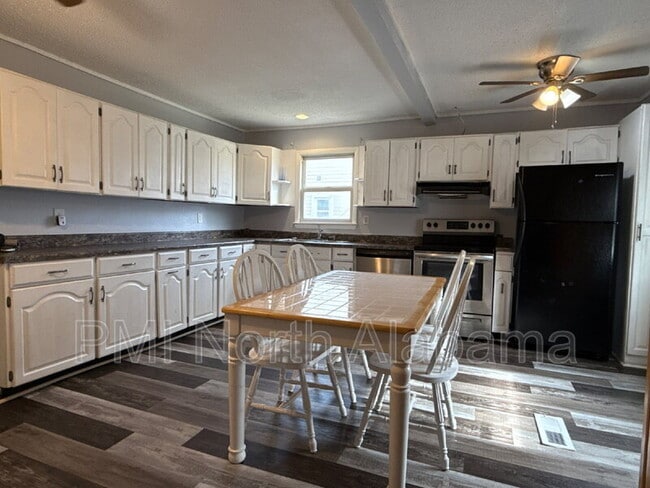 Building Photo - 4005 Cypress Ave SW