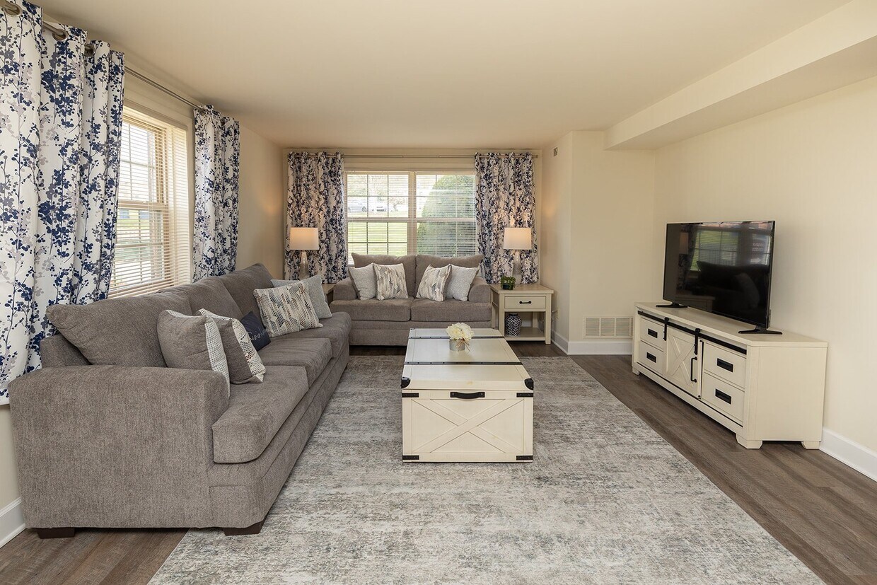 Foto principal - Chapel Valley Townhomes