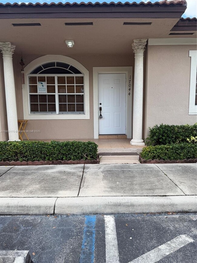 Foto del edificio - 17044 SW 137th Ct