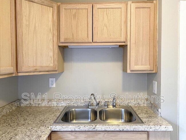 Foto del edificio - 915 Willow Rd