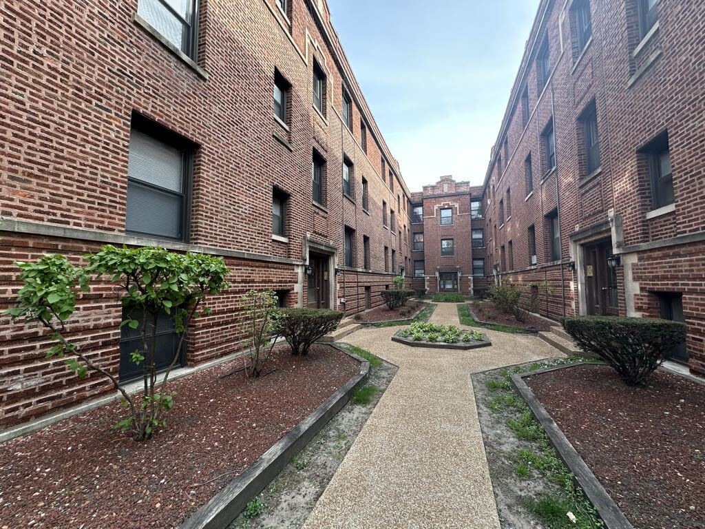 Foto principal - 929 W Sunnyside Ave