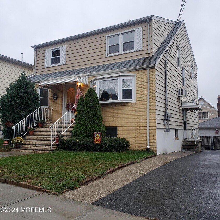 Primary Photo - 78 Beech St