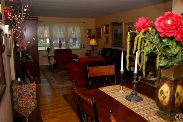 Living Room - Westfield Hamilton House, LLC