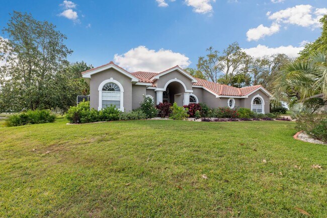 Building Photo - Stunning 3/2 Home W/ Office Pool/Spa in Ga...