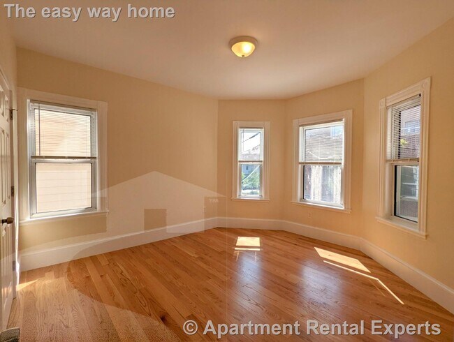 Building Photo - Union Sq. 3 BR, 2 Baths - Gut Reno - Laund...