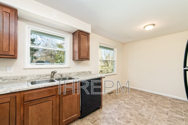 Building Photo - 3521 Noe Bixby Rd