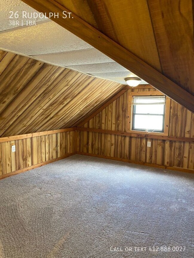 Building Photo - 3 bedroom 1 bath Mckees Rocks