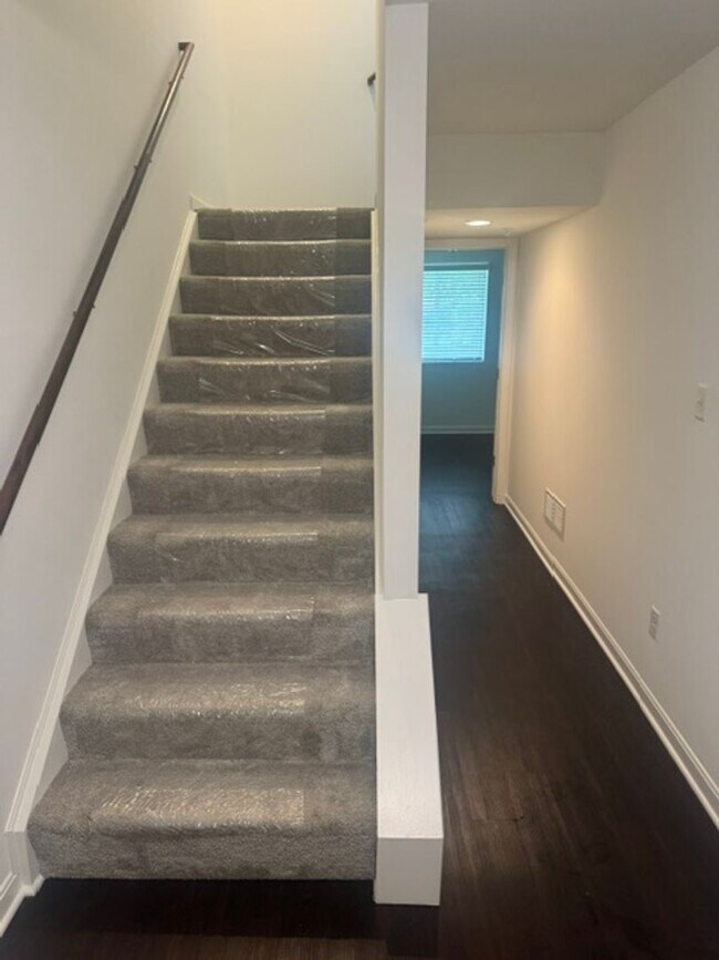 Building Photo - 3 bedroom/2 Bath Townhome Warrendale, PA