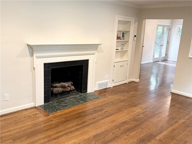 Foto del edificio - 654 Upton Rd NW