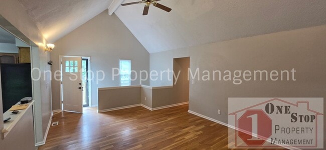 Building Photo - Charming 3 Bedroom, 2 Bathroom, 2 Car Garage Home in Parkville