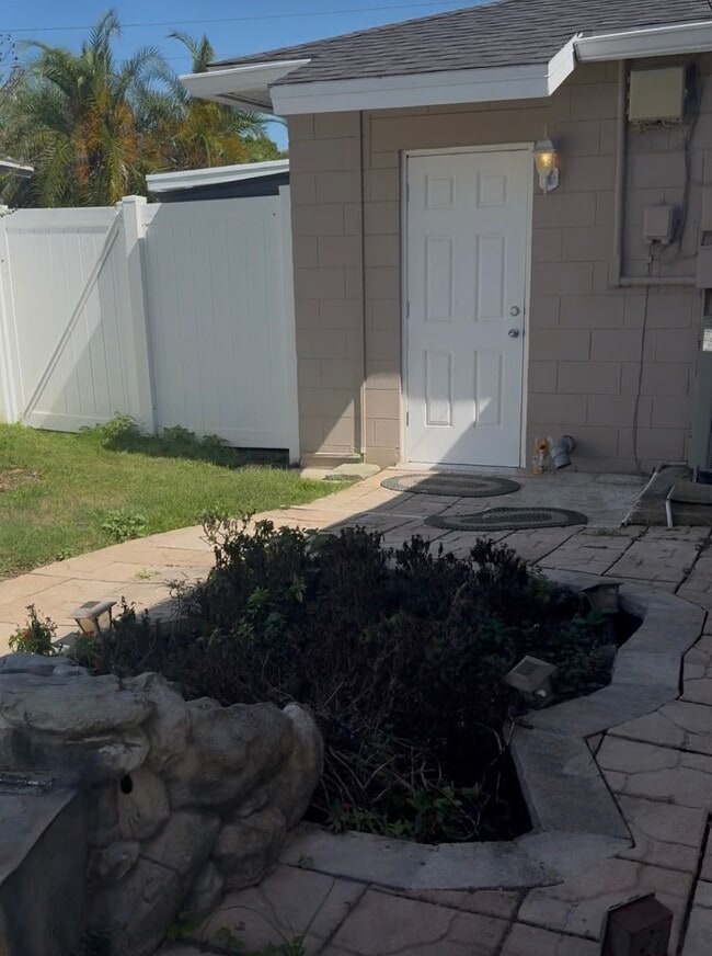 Shed - 7908 N Woodlynne Ave House