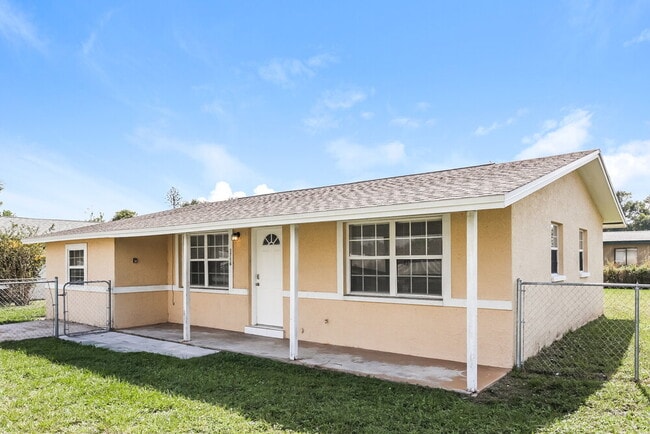Building Photo - 3716 Edison Ave