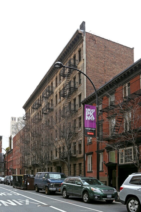 Foto del edificio - 352-360 W 15th St