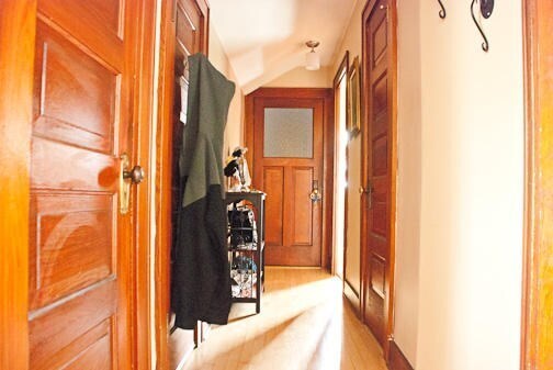 Entry Hall - 5409 W Washington Blvd