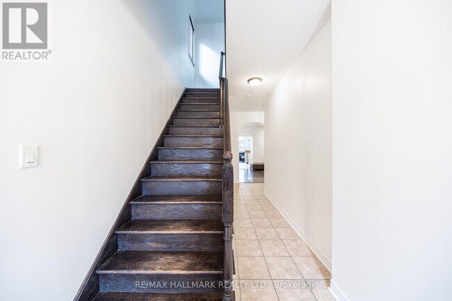 Photo du bâtiment - 5449 Fudge Terrace